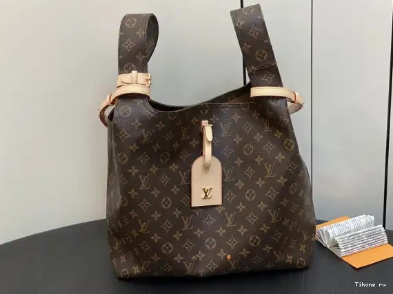 Cheap LOUIS VUITTON Atlantis GM 0630